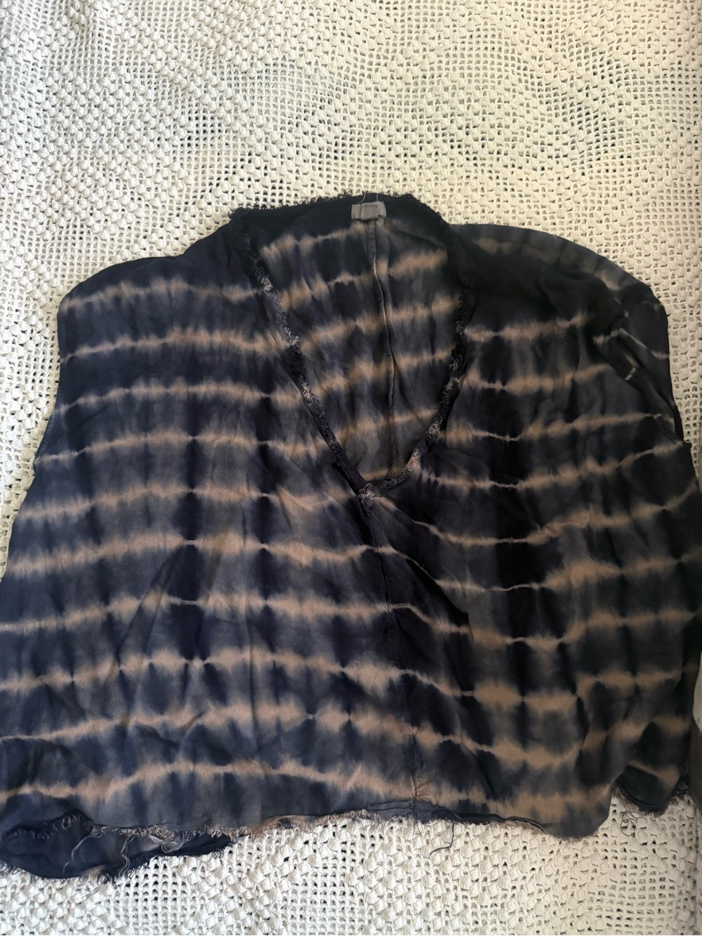Ecote Navy and Beige Tie-Dye V-Neck Top